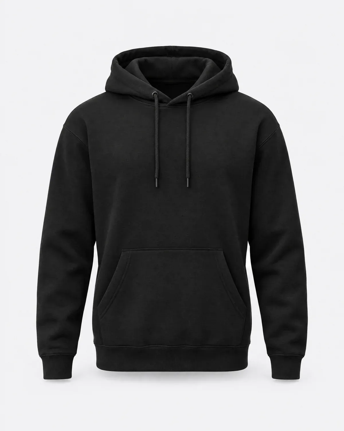 Sudadera negra con capucha y bolsa canguro, vista de frente.